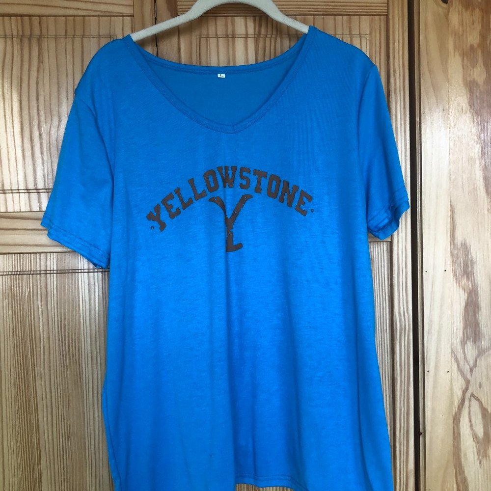 Yellowstone V-neck T-shirt - L